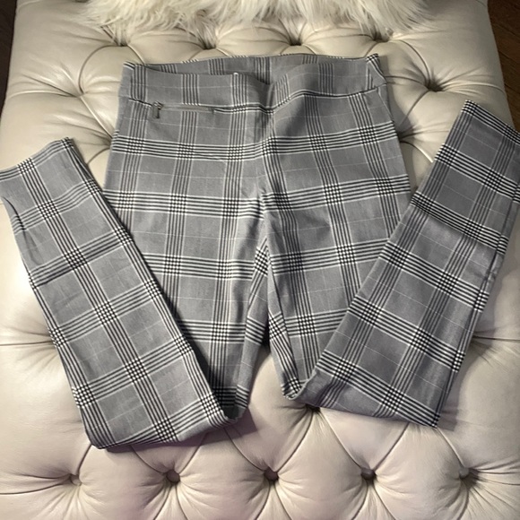 💙NWOTCalvin Klein Skinny Pull-On Pants Size XS Glen Plaid or Black/White/Grey💙 - Picture 1 of 10